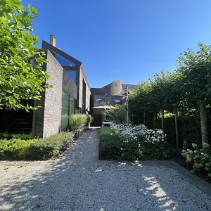 Vakantiehuis Modern Holiday Near And The North Sea 